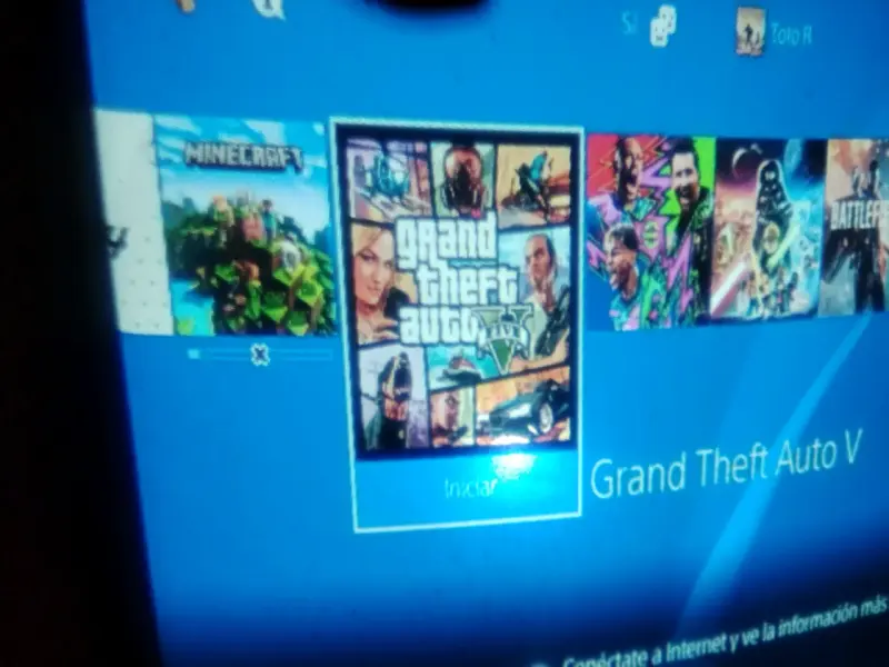 Consola PlayStation 4 con dos controles - 4