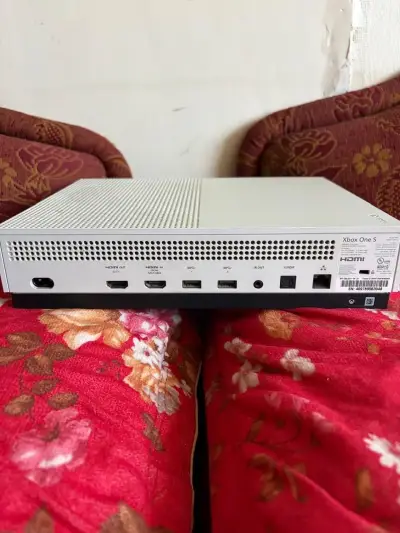 Consola Xbox One S con juegos incluidos - miniatura 1