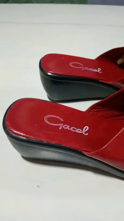 Sandalias rojas de cuero marca Gacel - miniatura 2