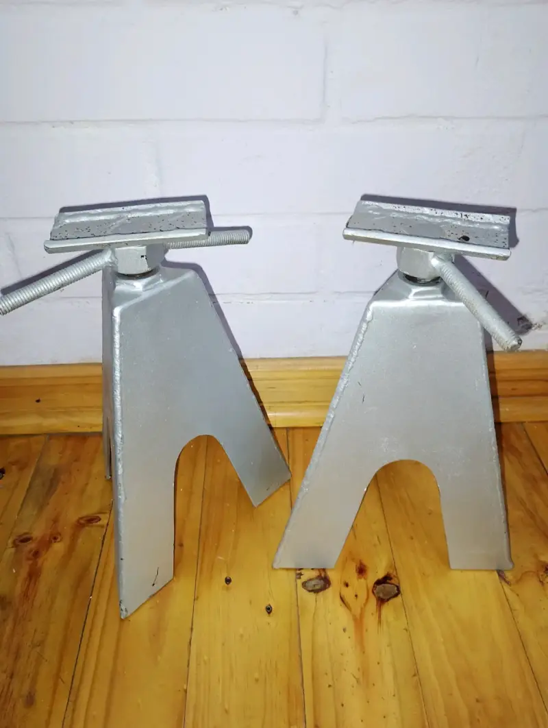 Par de soportes ajustasbles para auto - 3