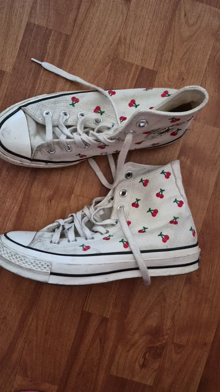 Zapatillas Converse Chuck Taylor con diseño de cerezas - 2