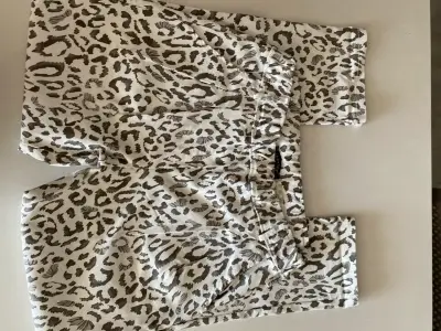 Pantalones de mujer con estampado animal print - miniatura 5