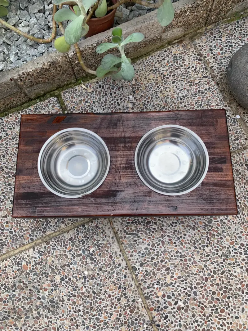 Comedero doble elevado para mascotas de madera - 2