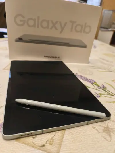 Tablet Samsung Galaxy Tab S9 FE con lápiz - miniatura 1
