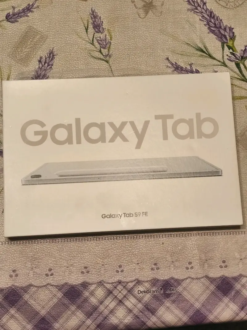 Tablet Samsung Galaxy Tab S9 FE con lápiz - 2