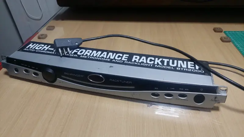 Racktuner Behringer BTR2000 afinador con Metronomo - 1