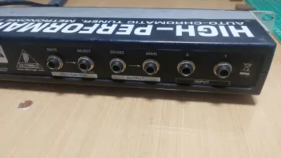 Racktuner Behringer BTR2000 afinador con Metronomo - miniatura 4