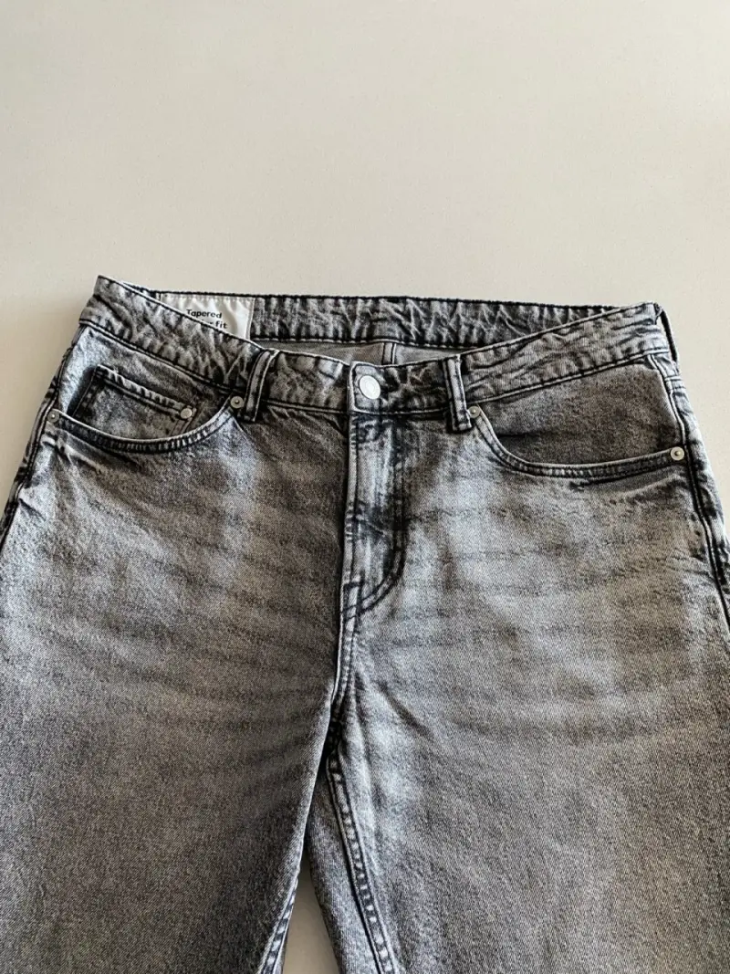Jeans grises de mezclilla para hombre - 3