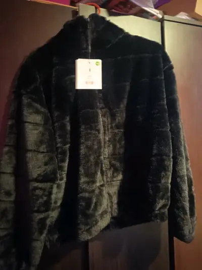 Chaqueta de piel sintética negra talla M - miniatura 1