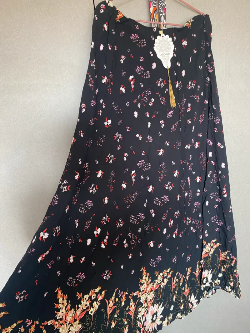 Falda larga floral negra Umbrale - 3