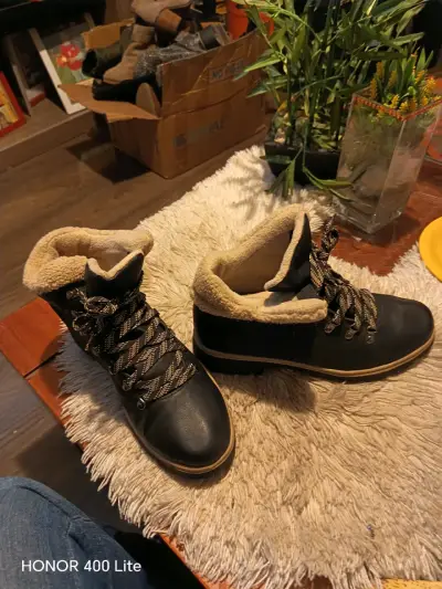 Botas de invierno  hombre negras con forro de lana - miniatura 1