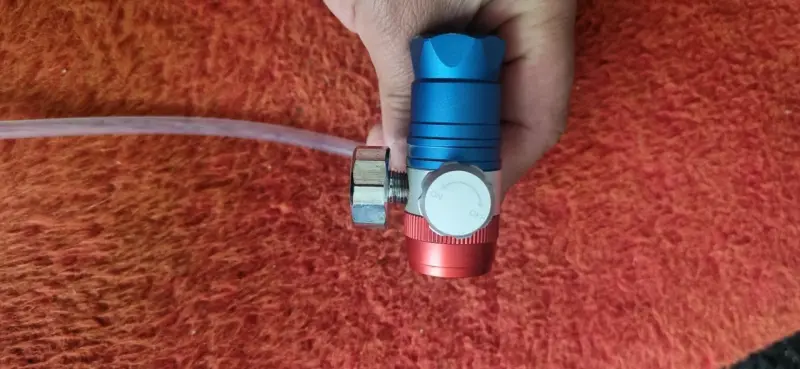 Regulador de CO2 con manómetro y válvula - 3