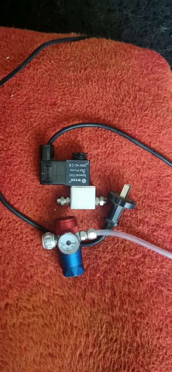 Regulador de CO2 con manómetro y válvula - 5