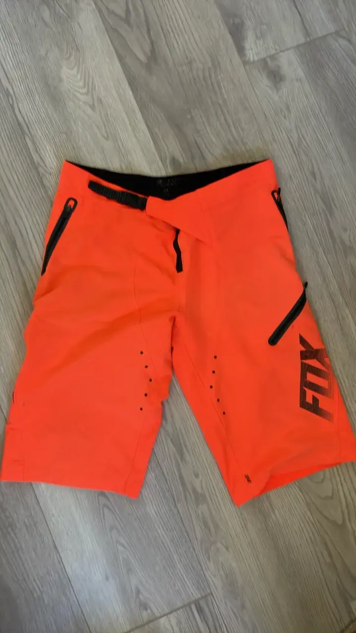 Shorts deportivos naranjas Fox para ciclismo - 1