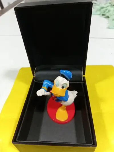 Figuras coleccionables Disney de Donald y Goofy - miniatura 1