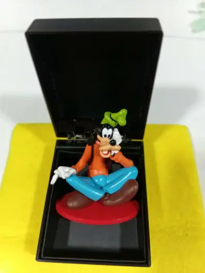 Figuras coleccionables Disney de Donald y Goofy - miniatura 2