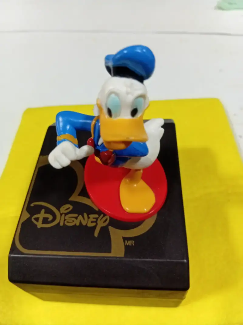 Figuras coleccionables Disney de Donald y Goofy - 4