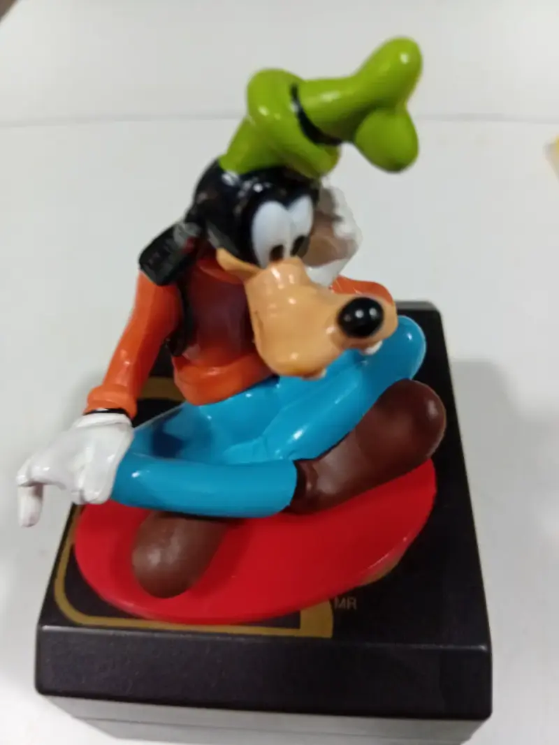 Figuras coleccionables Disney de Donald y Goofy - 5