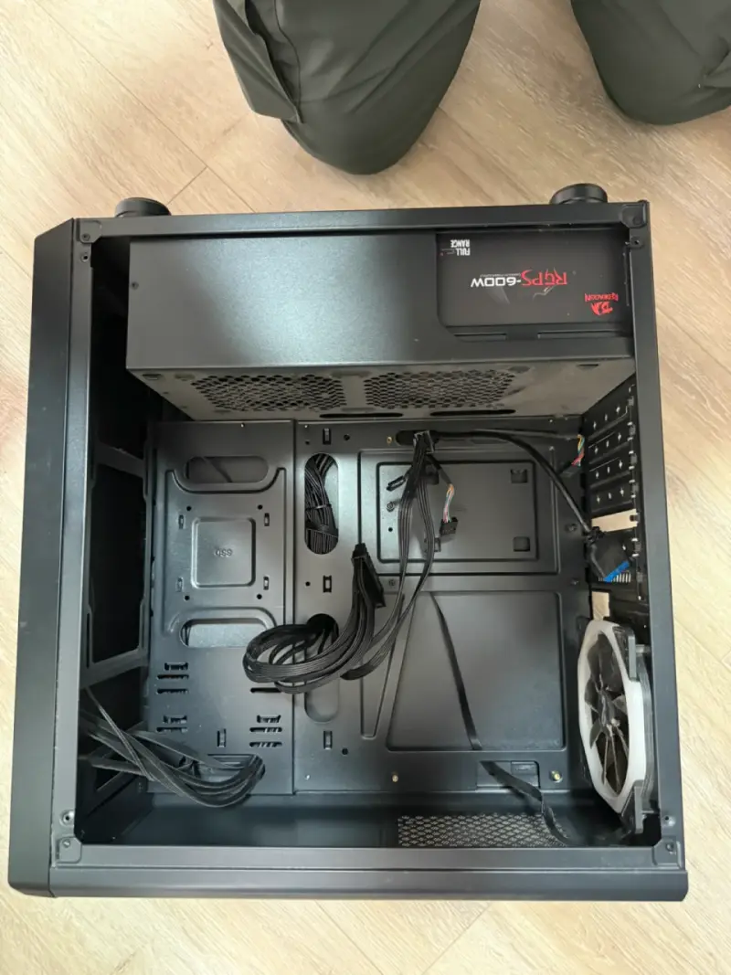 Gabinete de PC Nox sin fuente de poder - 1