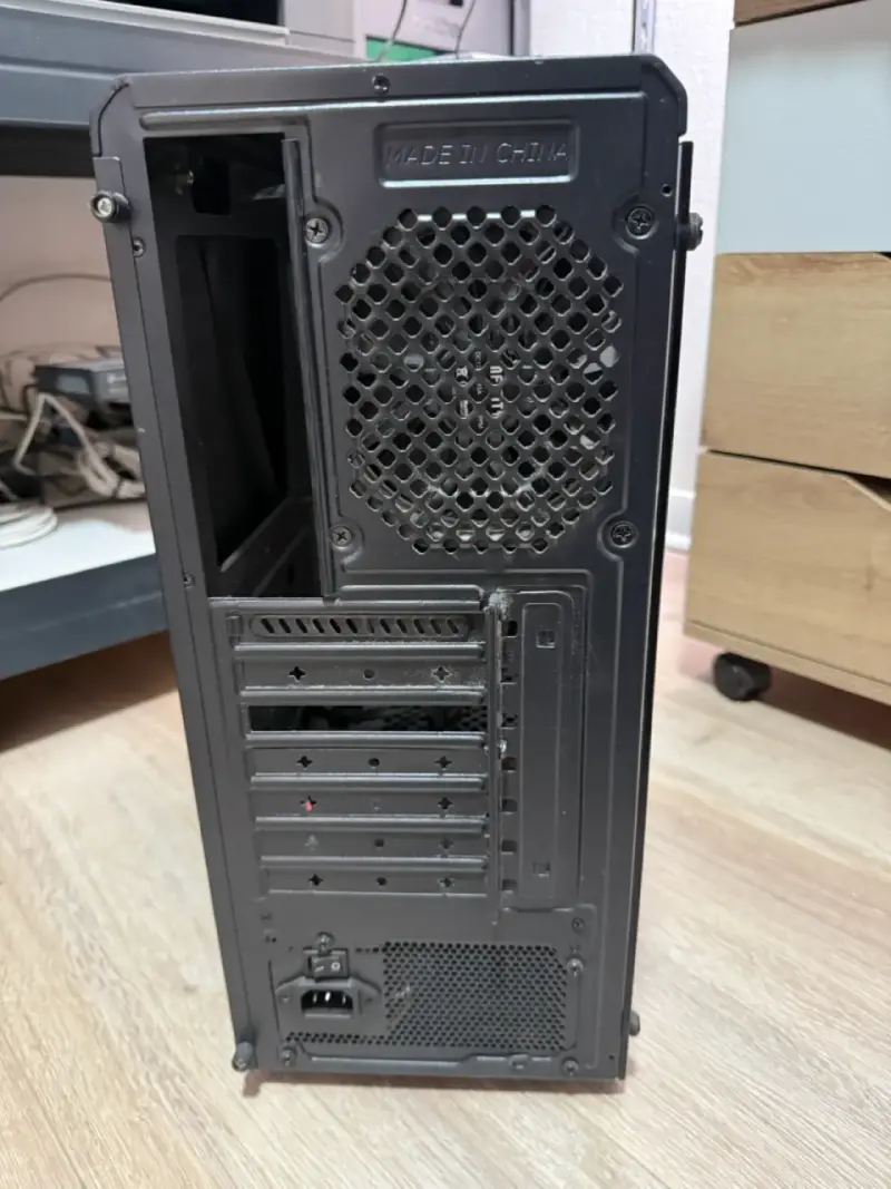 Gabinete de PC Nox sin fuente de poder - 5