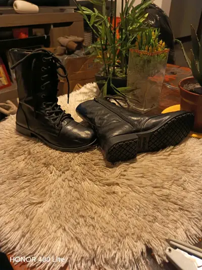 Botas de cuero  sintético negro con cordones - miniatura 1