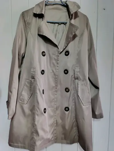 Abrigo trench beige para mujer - miniatura 1
