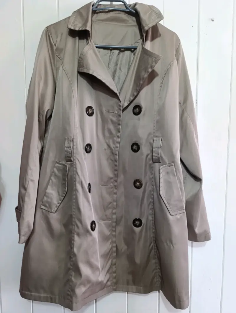 Abrigo trench beige para mujer - 2
