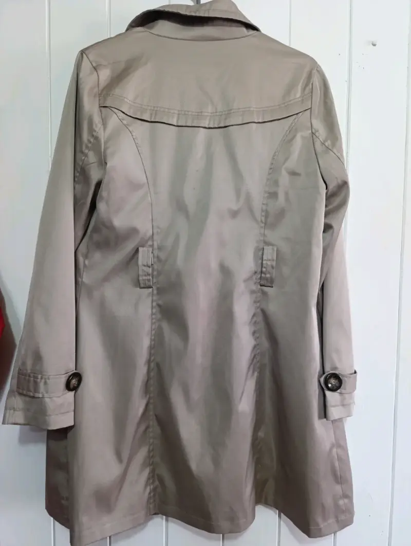 Abrigo trench beige para mujer - 3