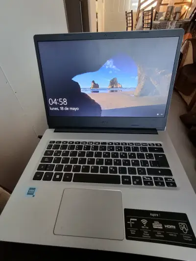Laptop Acer Aspire 1 con Intel Celeron - miniatura 1