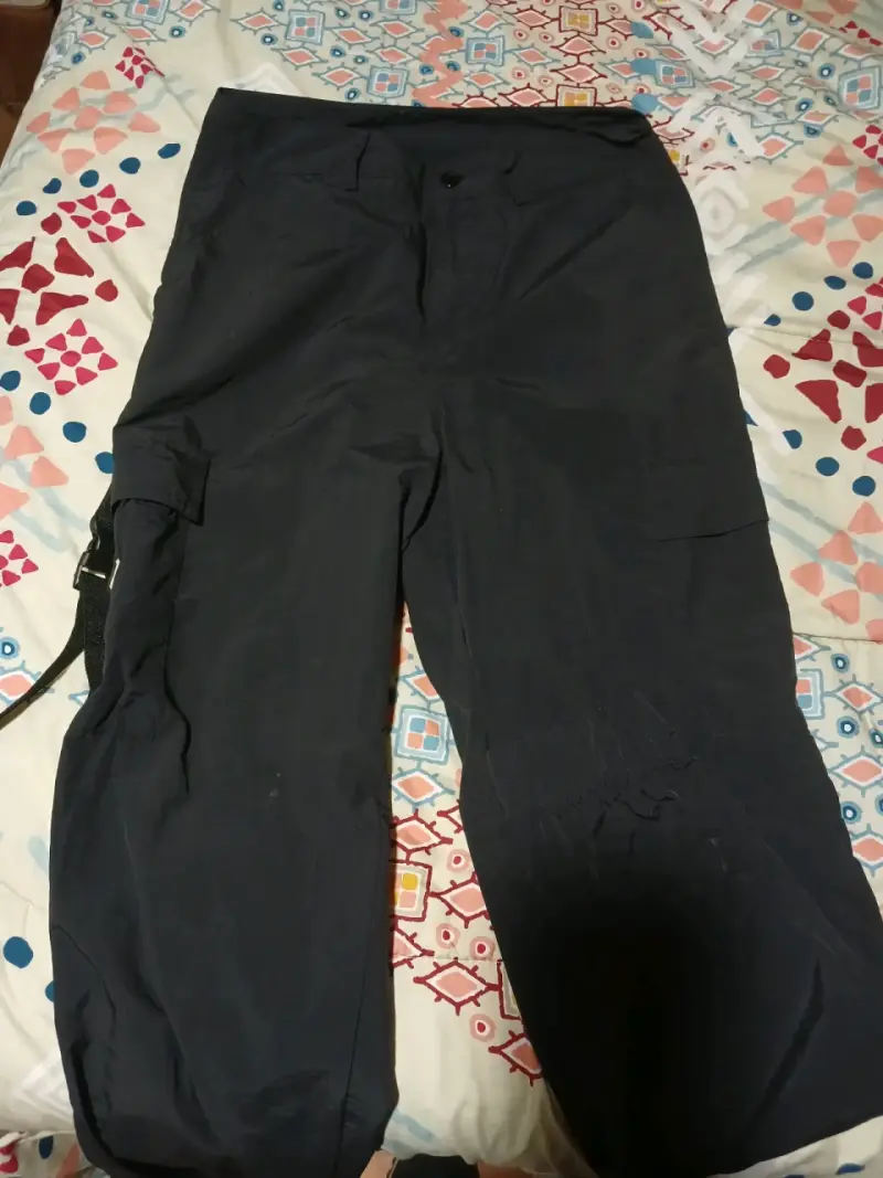 Pantalones cargo unisex verde y negro - 2