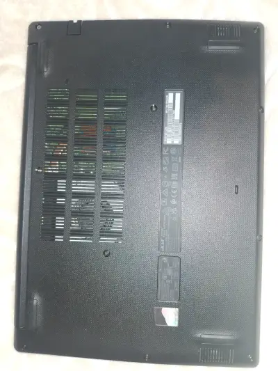 Laptop Acer Aspire 1 con Intel Celeron - miniatura 3