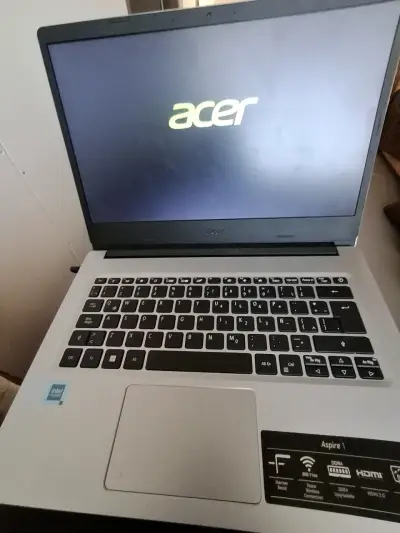 Laptop Acer Aspire 1 con Intel Celeron - miniatura 4