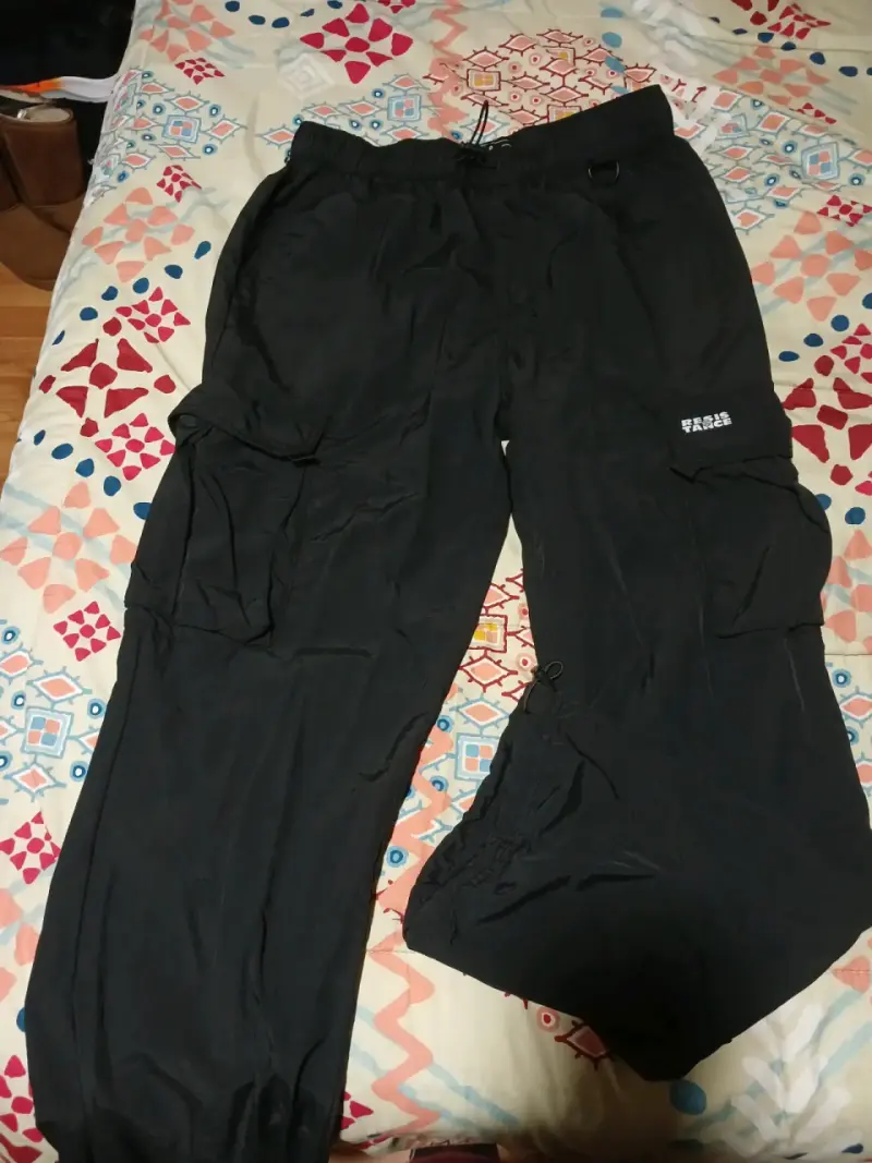 Pantalones cargo unisex verde y negro - 4