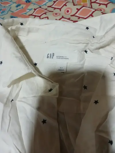 Camisa blanca con estampado de estrellas GAP - miniatura 2