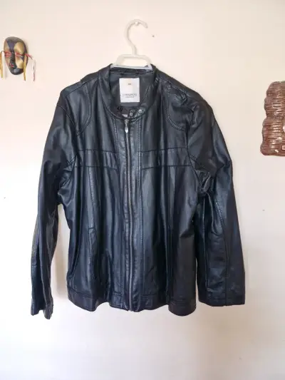 Chaqueta de cuero negra para mujer - miniatura 1