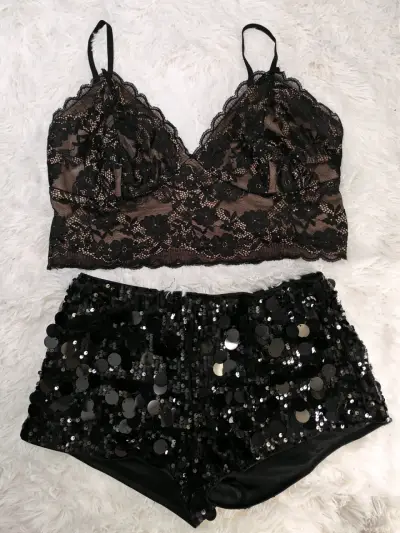 Conjunto de encaje y lentejuelas negro elegante - miniatura 2