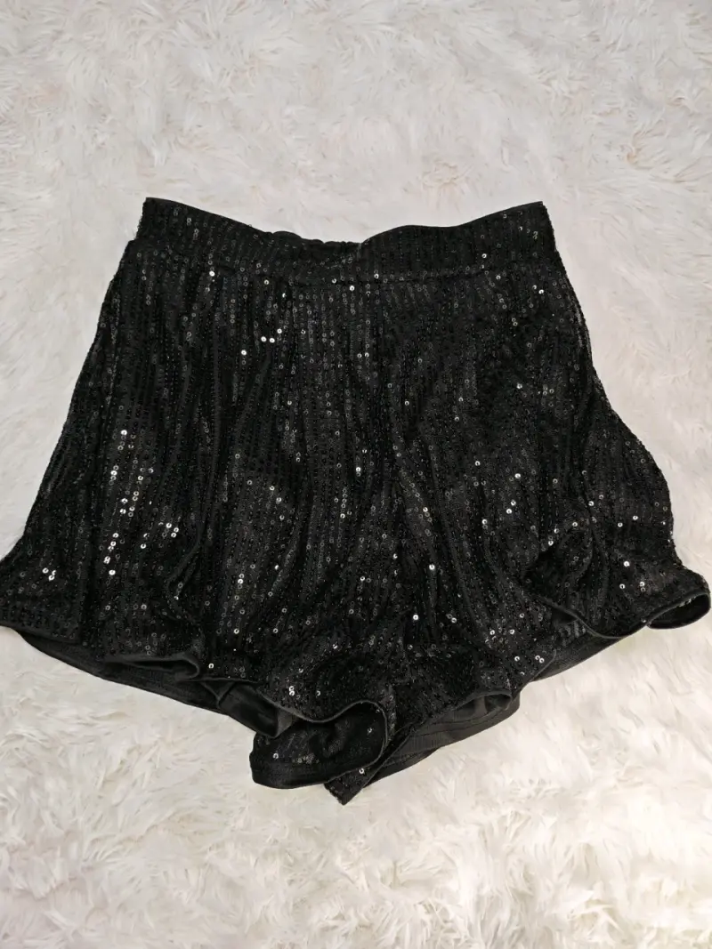 Conjunto de encaje y lentejuelas negro elegante - 3