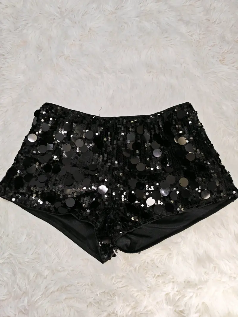 Conjunto de encaje y lentejuelas negro elegante - 4