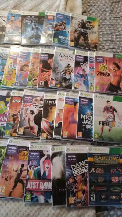 Consola Xbox 360 con juegos variados y accesorios - miniatura 3