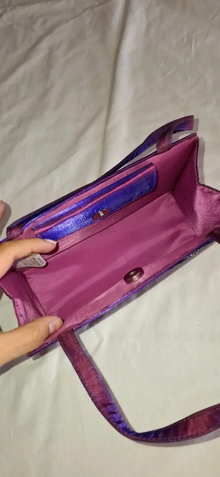 Cartera de fiesta morada con detalles florales - 4