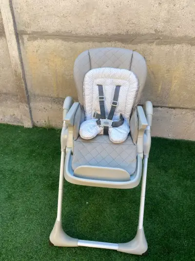 Silla de comer para bebé plegable y ajustable - miniatura 1