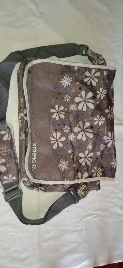 Bolso floral Xtrem Girl en buen estado - miniatura 1
