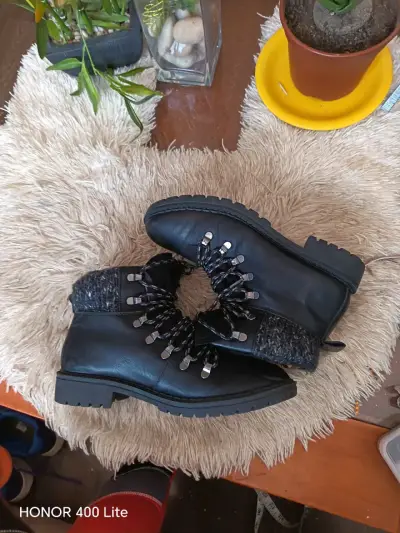 Botines de cuero negro con forro de lana - miniatura 3