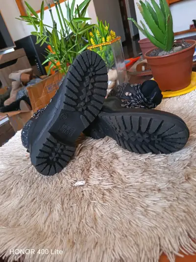 Botines de cuero negro con forro de lana - miniatura 5