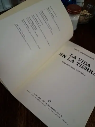 Libro 'La Vida en la Tierra' de David Attenborough - miniatura 3