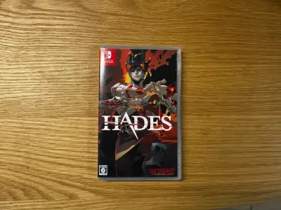 Juego Hades para Nintendo Switch en buen estado - miniatura 1