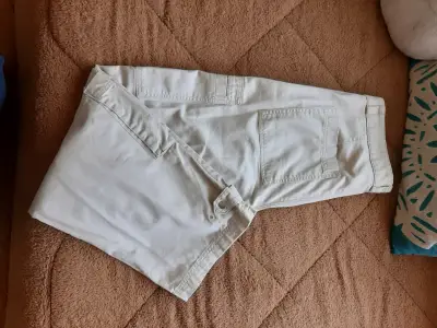 Pantalones cargo beige unisex con bolsillos - miniatura 3