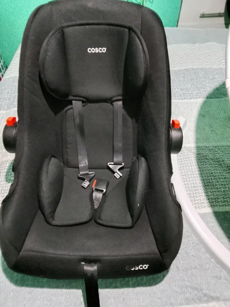 Silla de Auto para Bebé Cosco Negra