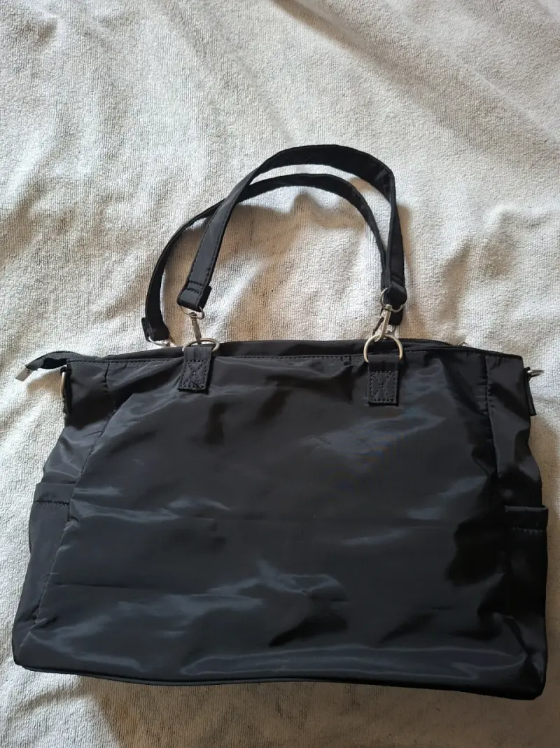 Bolso negro con bolsillo transparente - 2