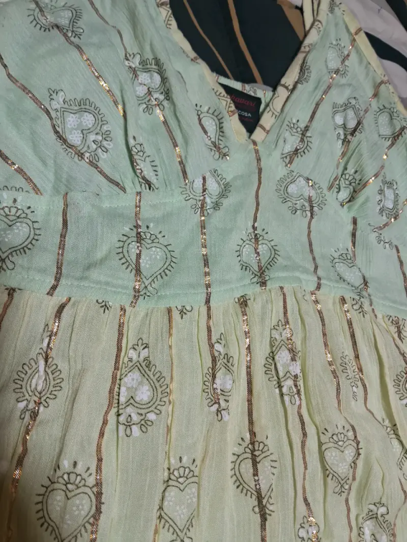 Vestido bohemio con bordado y lentejuelas - 4